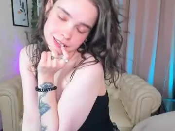 effy_louhge's Thumb Image