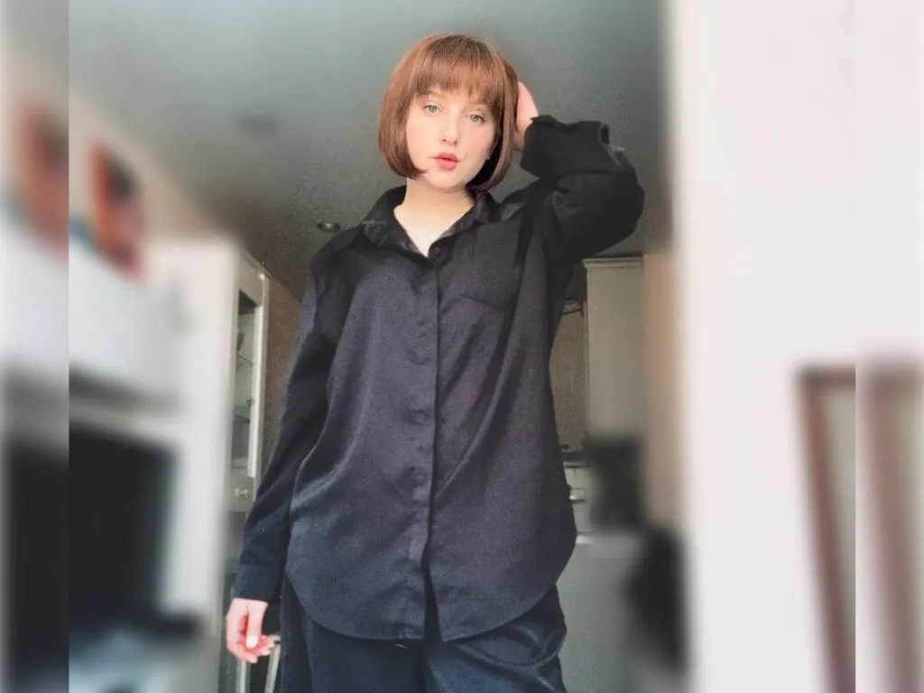 EmillyHall's Thumb Image